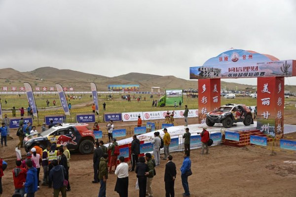 181 PETERHANSEL STEPHANE - COTTRET JEAN-PAUL - FRA - PEUGEOT 2008 DKR182 DESPRES CYRIL - CASTERA DAVID - FRA - PEUGEOT 2008 DKR during the 2015 China Silk Road rally, stage 9, from Zhang Ye to Zhang Ye on september 7th 2015, China. Photo Eric Vargiolu / DPPI