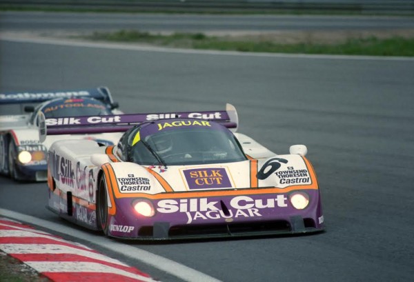 1000-KM-SPA-1987-La-Jaguar-de-BRUNDLE-DUMFRIES-BOESEL-vainqueurs-©-Manfred-GIET.