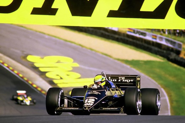 Ayrton-SENNA-Brands-Hatch-1986-©-Manfred-GIET-.
